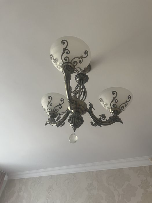 Продам люстру. Люстра в отличном состоянии.