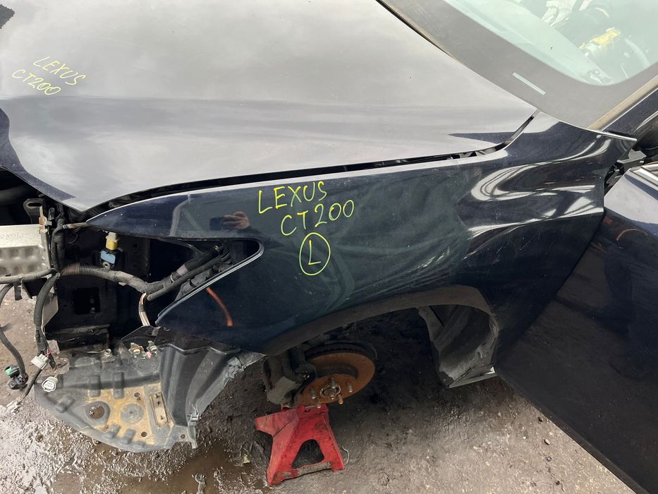 Lexus CT200H Батерия броня фарове  стопове волан капак калници