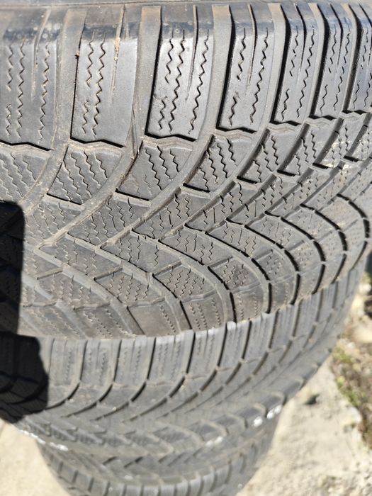 Anvelope 235 55 19 Bridgestone iarna