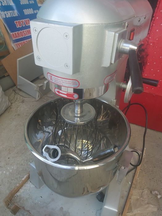 Продаётся миксер и печь новые!!!