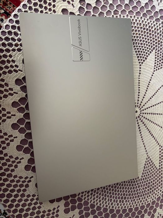 Продавам ASUS VivoBook X1505ZA – OLED дисплей