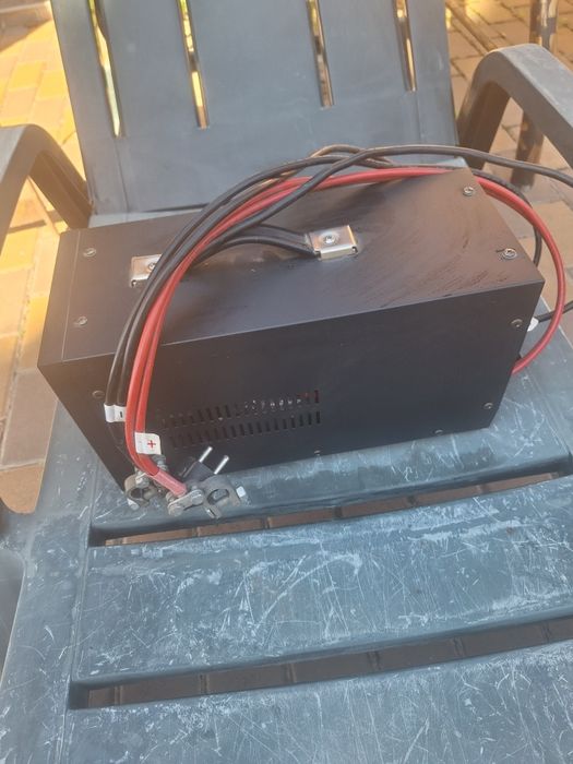 UPS Avansa Premium700W-1000W