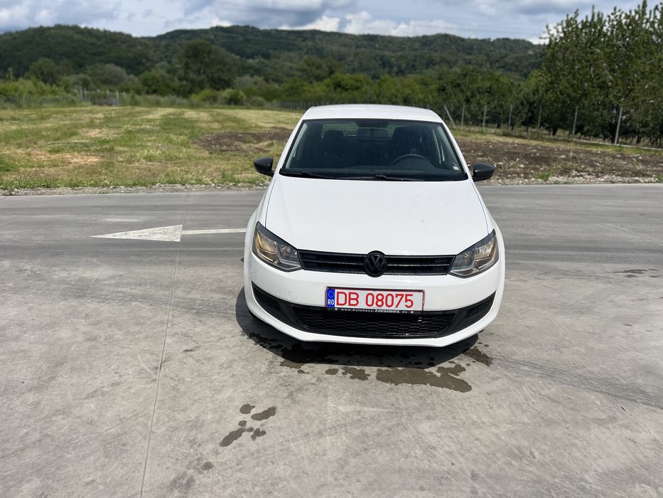 VOLKSWAGEN Polo
