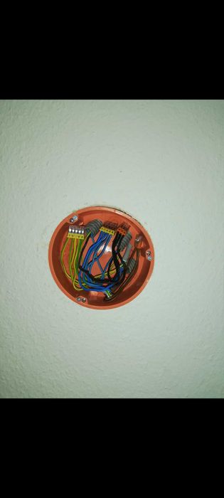 Electrician cu experienta