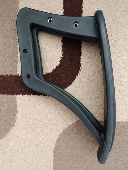 Продавам части за офис стол