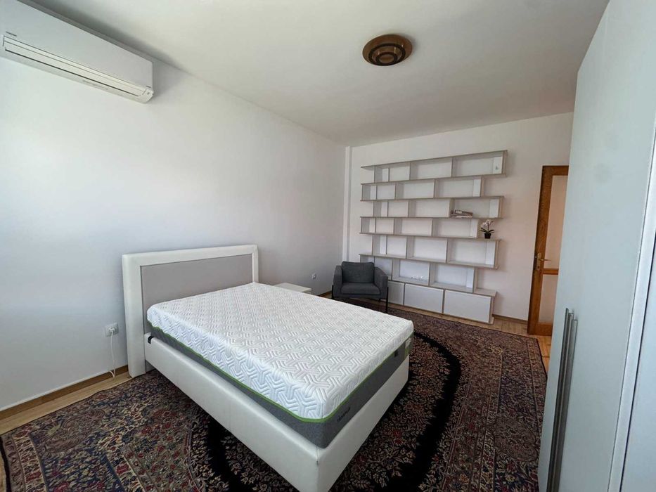 Дава се под наем Тристаен апартамент в София, Център - 95 кв.м за 747.66 € - Снимка #3