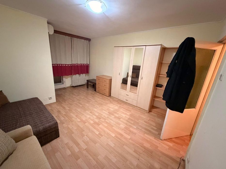 Garsoniera de inchiriat- langa metrou titan!