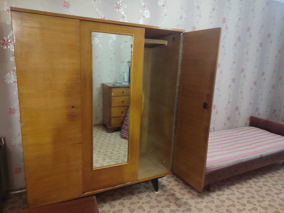 Отдам даром мебель шкаф диван стол тумба