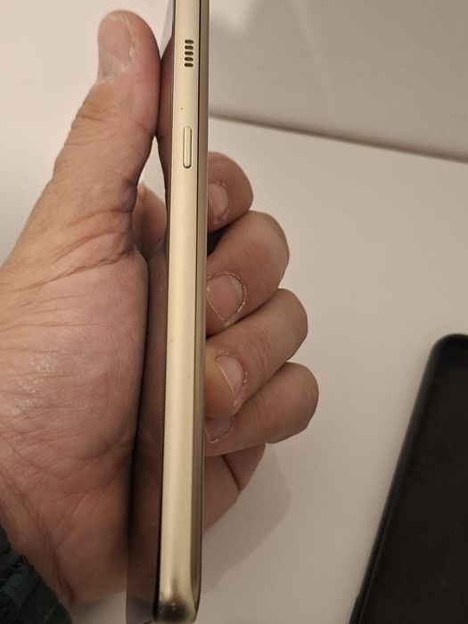 Samsung Galaxy A8 2018 (SM-A530F/DS) DUOS - Gold / Auriu - 32GB
NU e zgâriat
Pregătit pentru instalare
Prețul rămâne fix