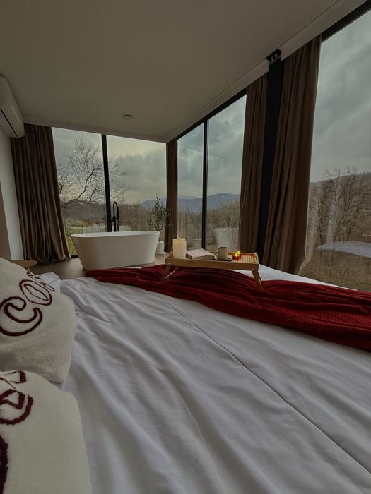 Cabana suspendata de inchiriat