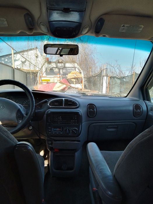 Додж caravan 1999г.в.