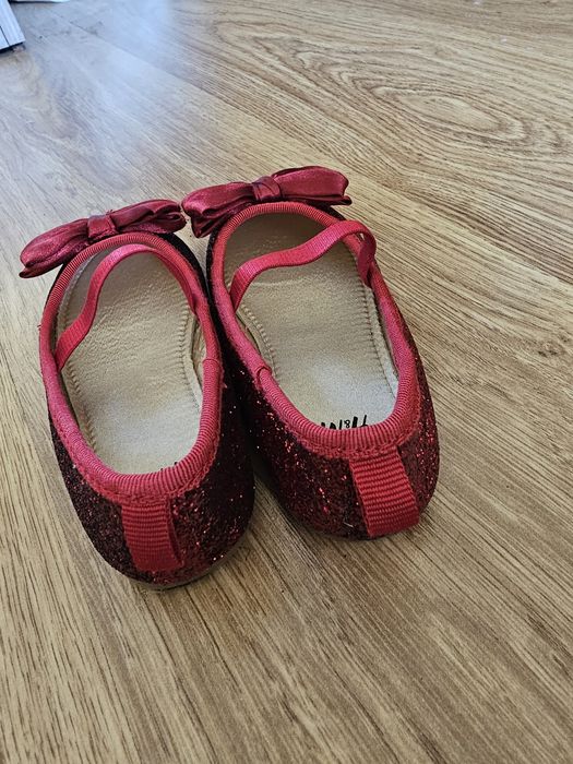 Червени пантофки р-р 25/ Сини пантофки р-р 28 см