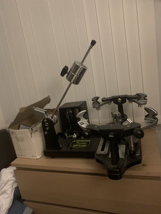 Машина за плетене на ракети Pro’s Pro Hornet