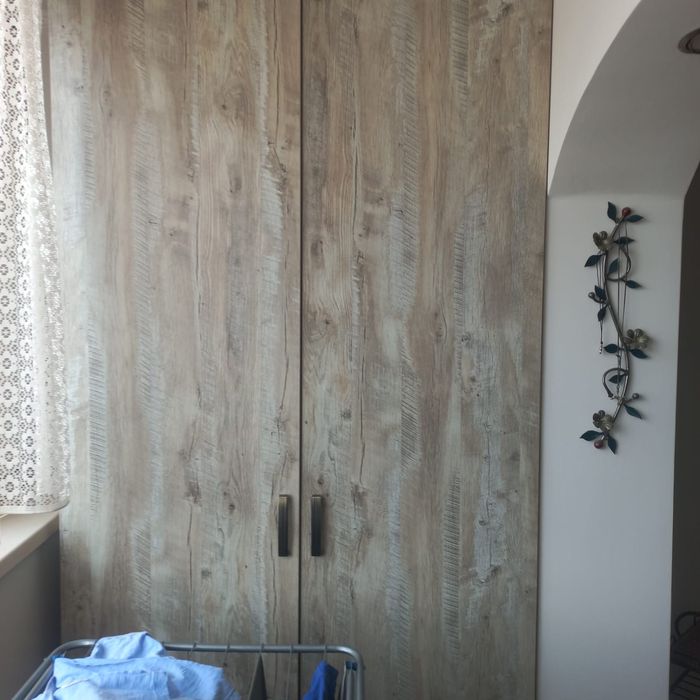 Vand mobila de living