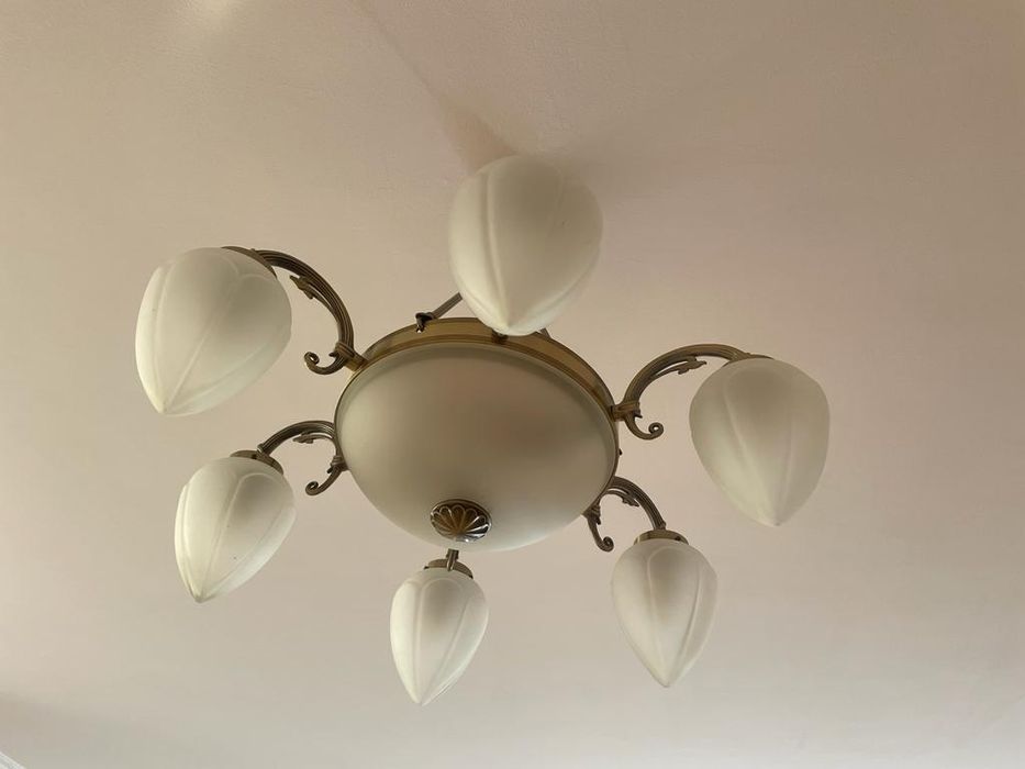 Люстры и светильники