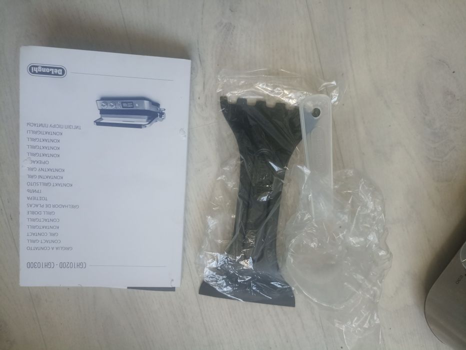 Мультигриль DeLonghi CGH1030D