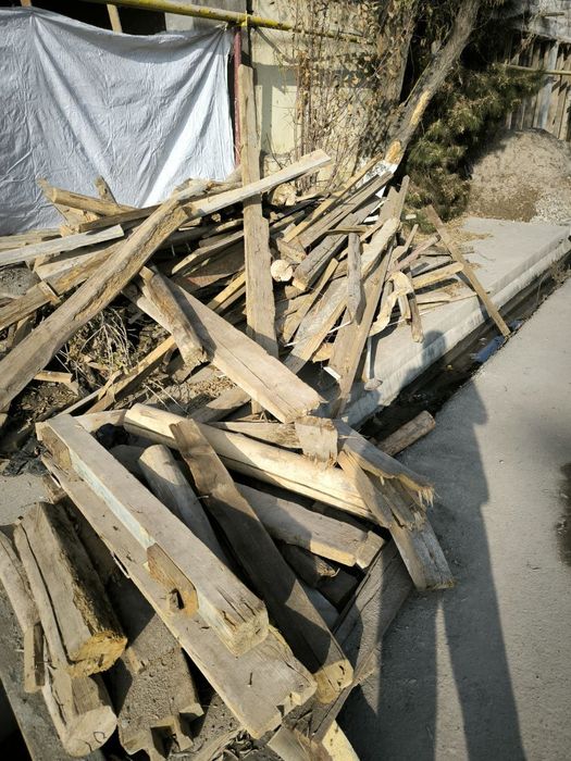 Taxta o'tin sotiladi