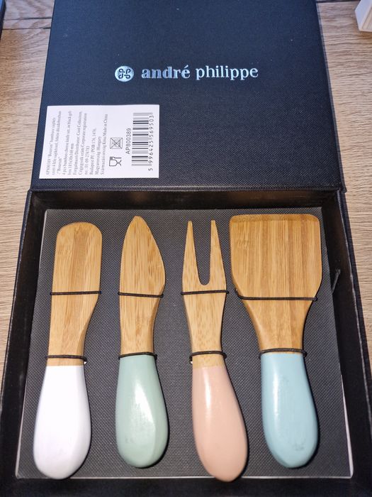 Set servire branzeturi din bambus