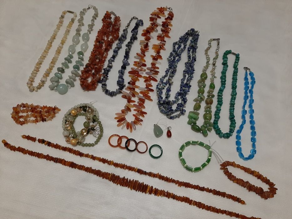 Украшения из натурального камня