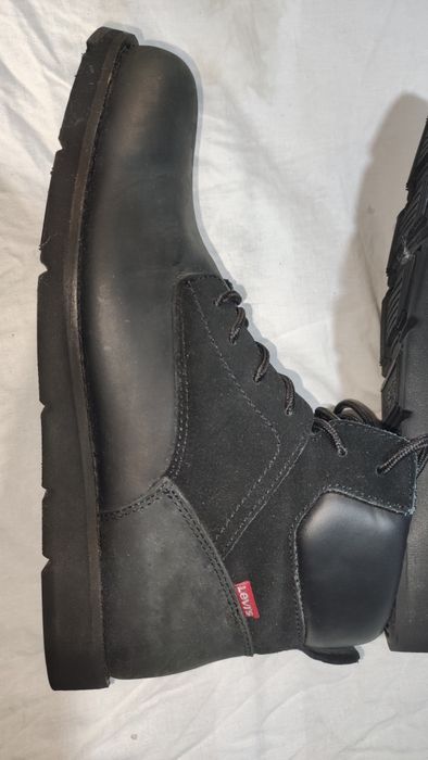 Леки и много удобни мъжки боти от естествена кожа LEVIS №44