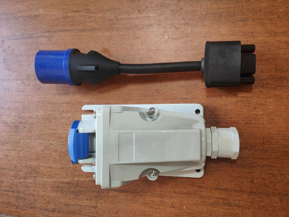 Adaptor 16A TESLA
