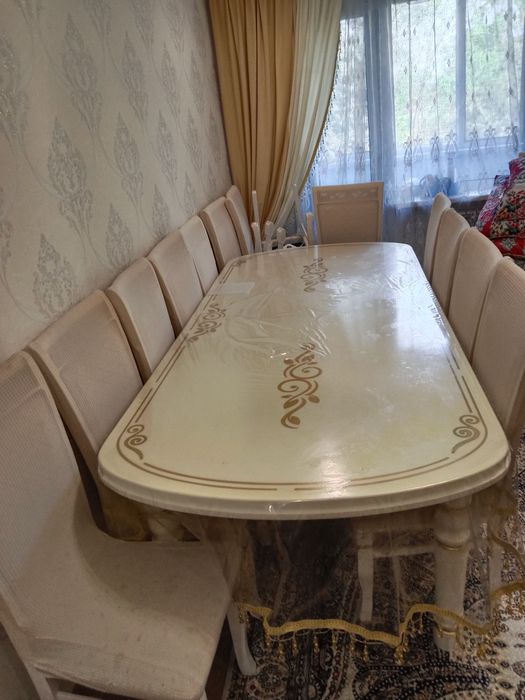 Стол, орындық сатылады.