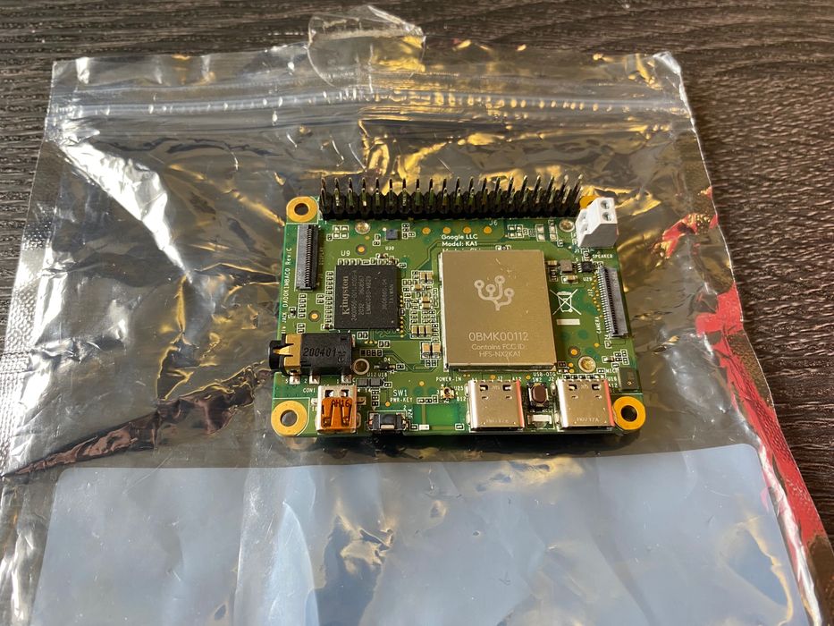 2 броя Coral Dev Board Mini и 3 камери за Coral