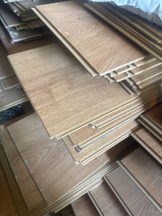 Продам б/ у ламинат 85 кв м