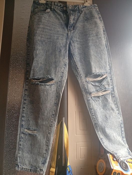 Продам джинсы новые