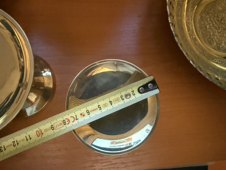 Бронзови чинии и фруктиера , свещници , купичка и пепелник