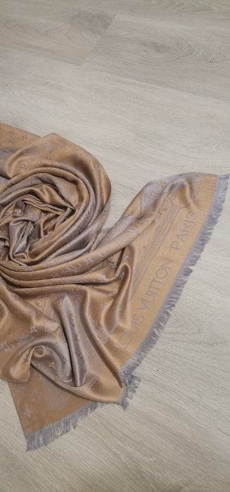 Louis Vuitton дамски шал