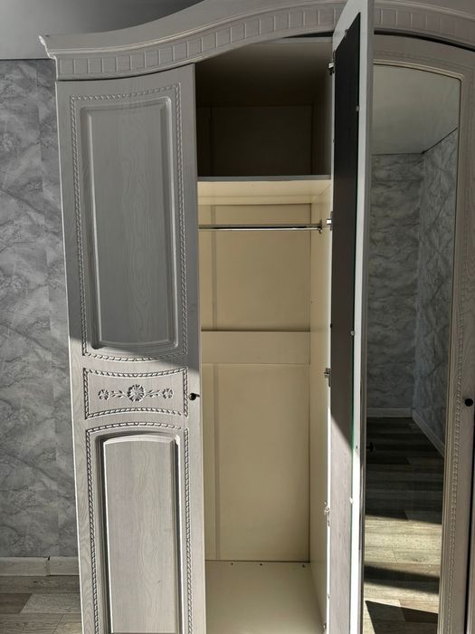 Продам шифоньер.