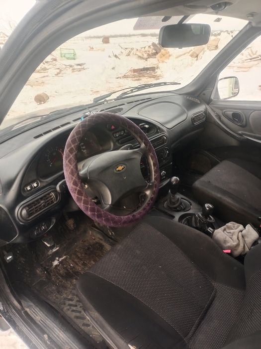 Продам ниву сел поехал.