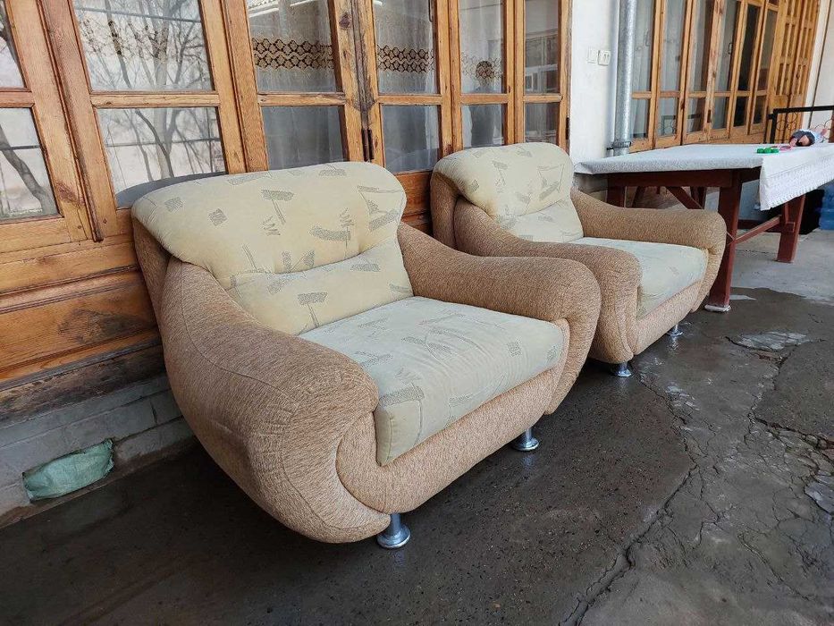 Диван с креслами комплект можно в ОФИС в  отличном состоянии