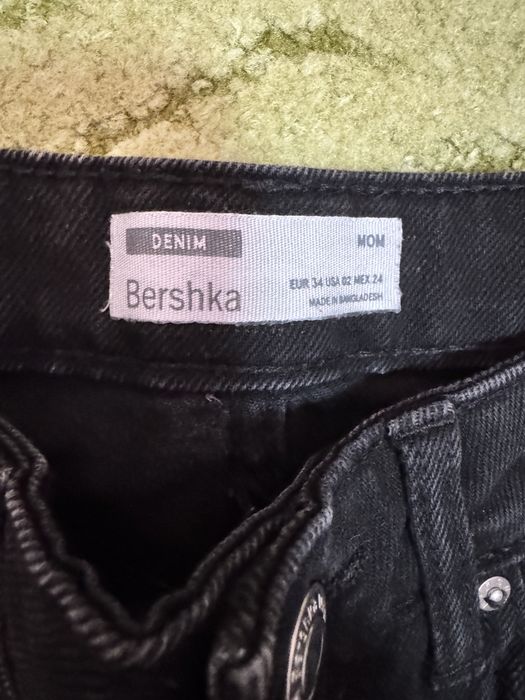 Дрехи на Zara 32,34 р. общо 25 лв