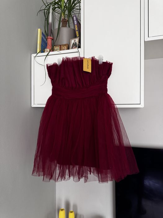 Рокля с тюл червена burgundy ASOS lace&beads