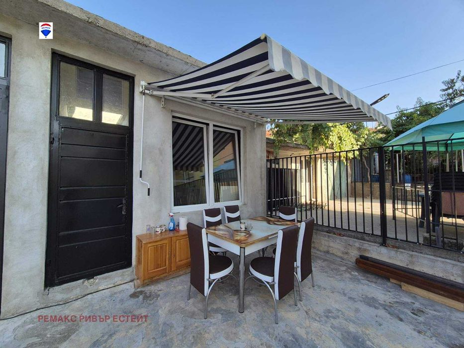 Продава се Етаж от къща в Русе, Дружба 2 - 151 кв.м за 1046 €/кв.м - Снимка #1