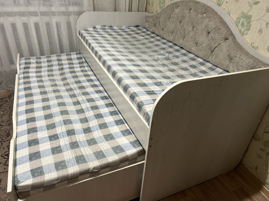 Продам детскую кровать пенал