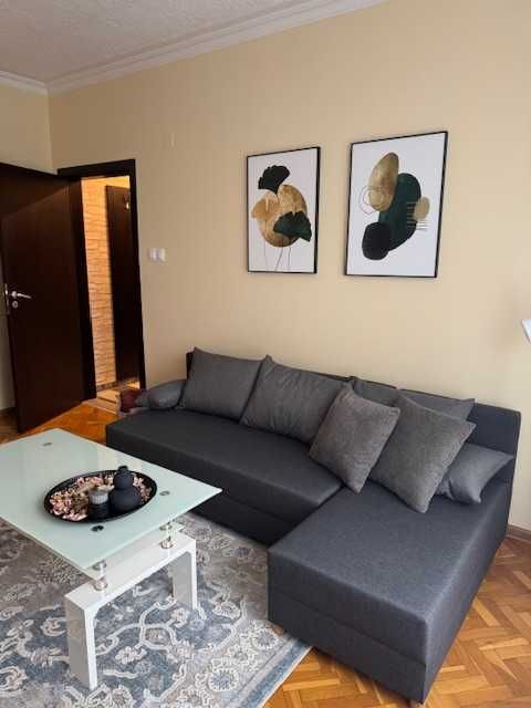 Продава двустаен апартамент в ж.к. Лозенец