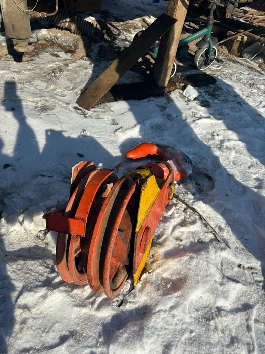 Гак на автокран. Крюк