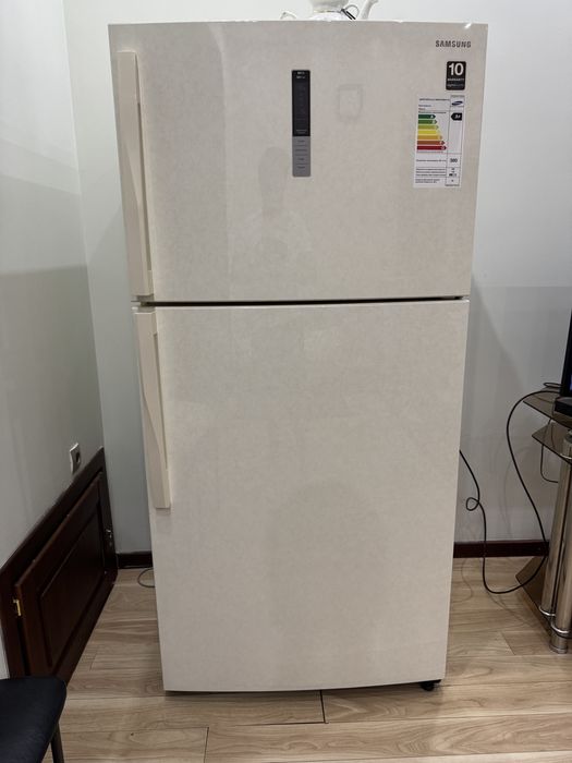 Холодильник Samsung