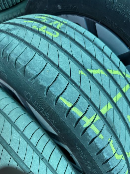 Гуми Michelin Primacy 4 215/55/17 летни дот 4420 - джантите не се продават