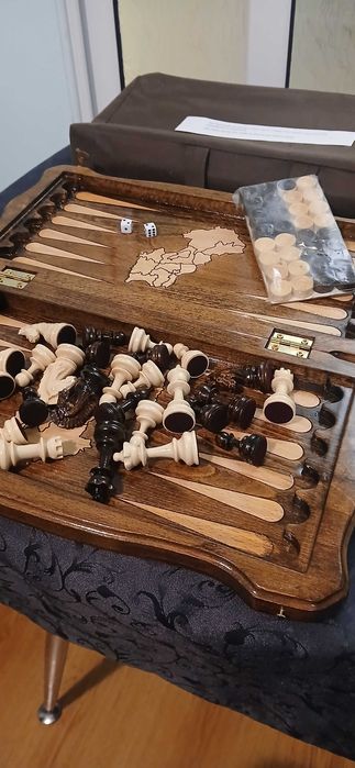 Луксозен Арменски Шах и Табла !