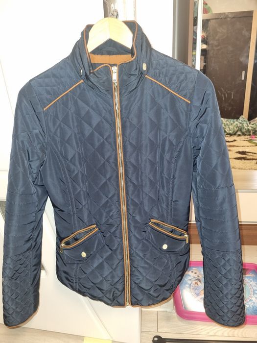 Geaca dama marimea 38 (M) , H&M, impecabila