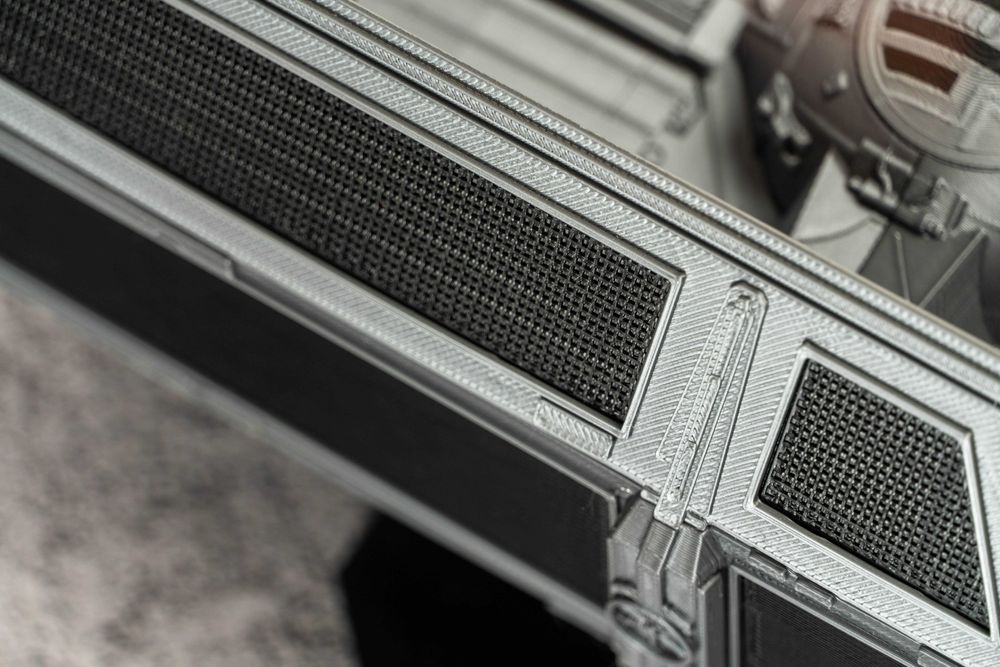 TIE/X1-модель истребитель Дарта Вейдера из вселенной Star Wars