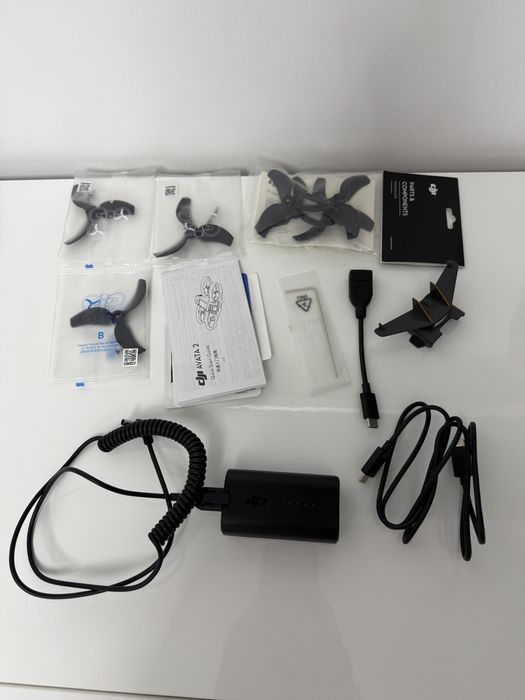 Drona dji avata 2 fly more combo