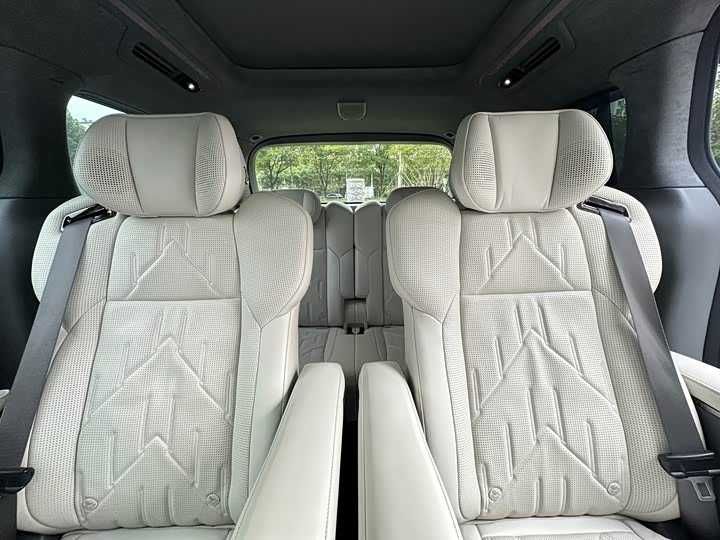 Zeekr 009 4WD 108kWh 6-местный