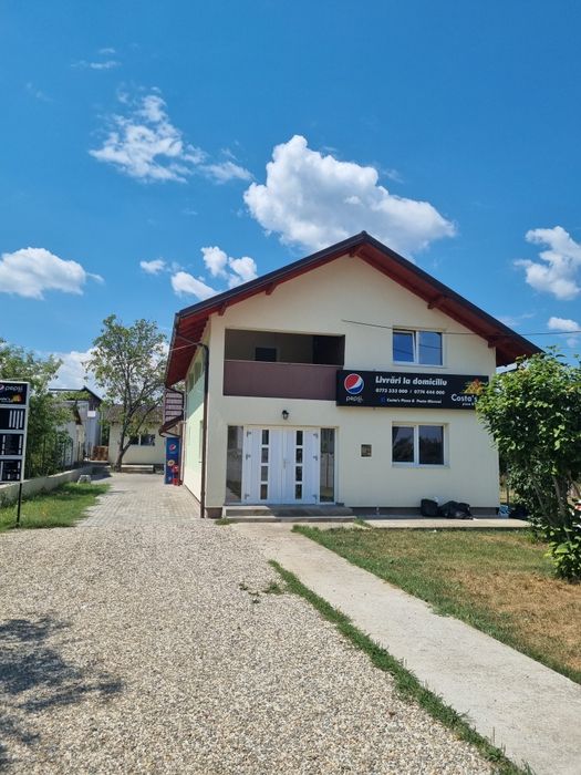 Vând  casa in Mioveni centru teren 1260 mp