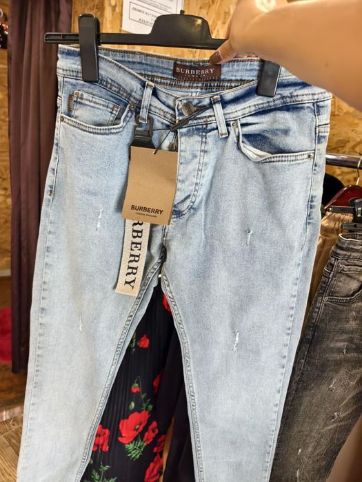Дамски дънки Burberry 33 размер нови