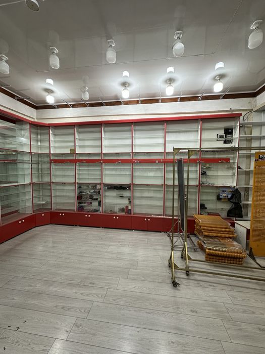 Продам полки для магазина парфюмерии